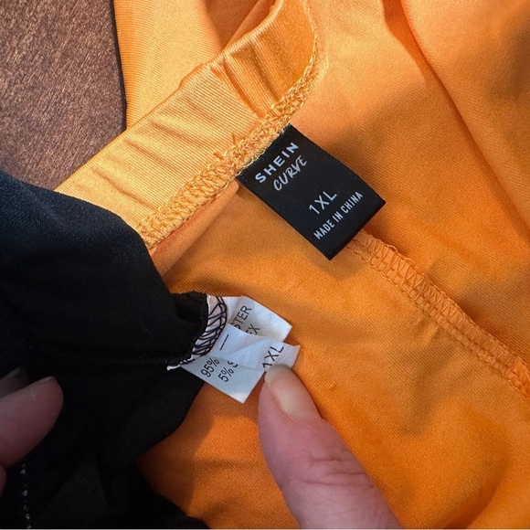 Lot of 2 Shein Bike Shorts Women’s Plus Size 1X Black‎ Checker & Orange Sporty - Picture 7 of 7